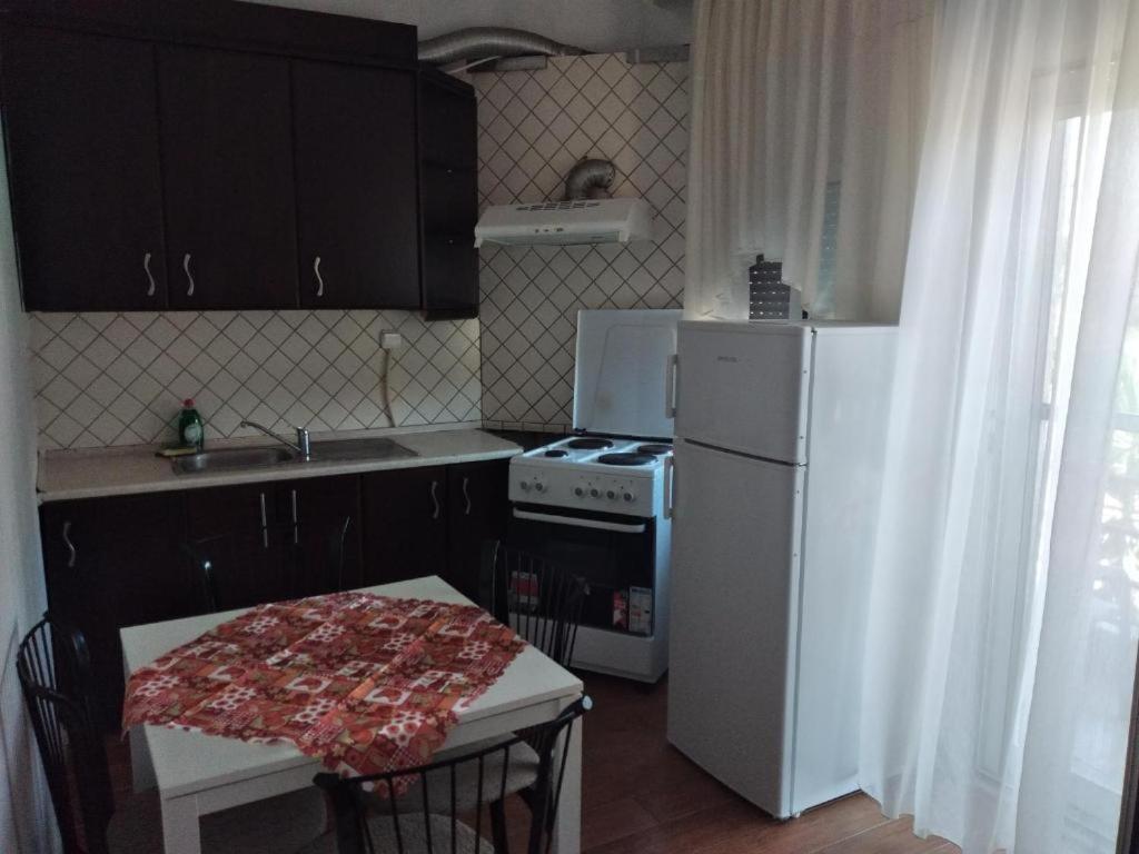 Ariadne Apartments Неа Миханиона Екстериор снимка